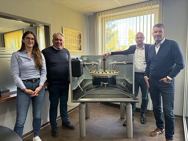 Mitarbeiter von KH Tankschutz und Keil Anlagenbau